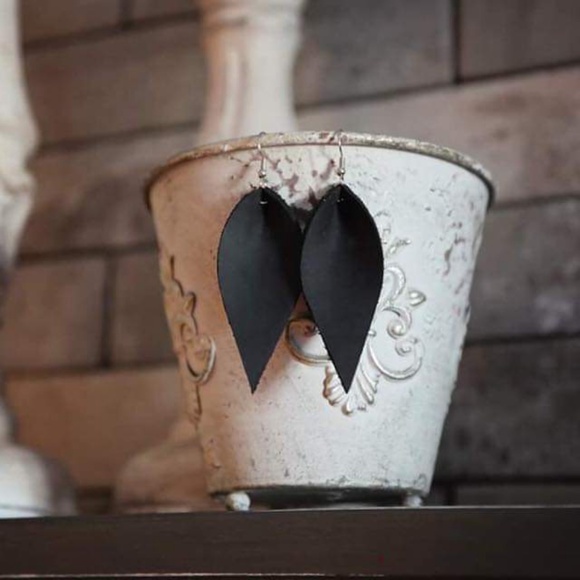 Ellie Nicole | Leather Ellie Earrings - Picture 1 of 1